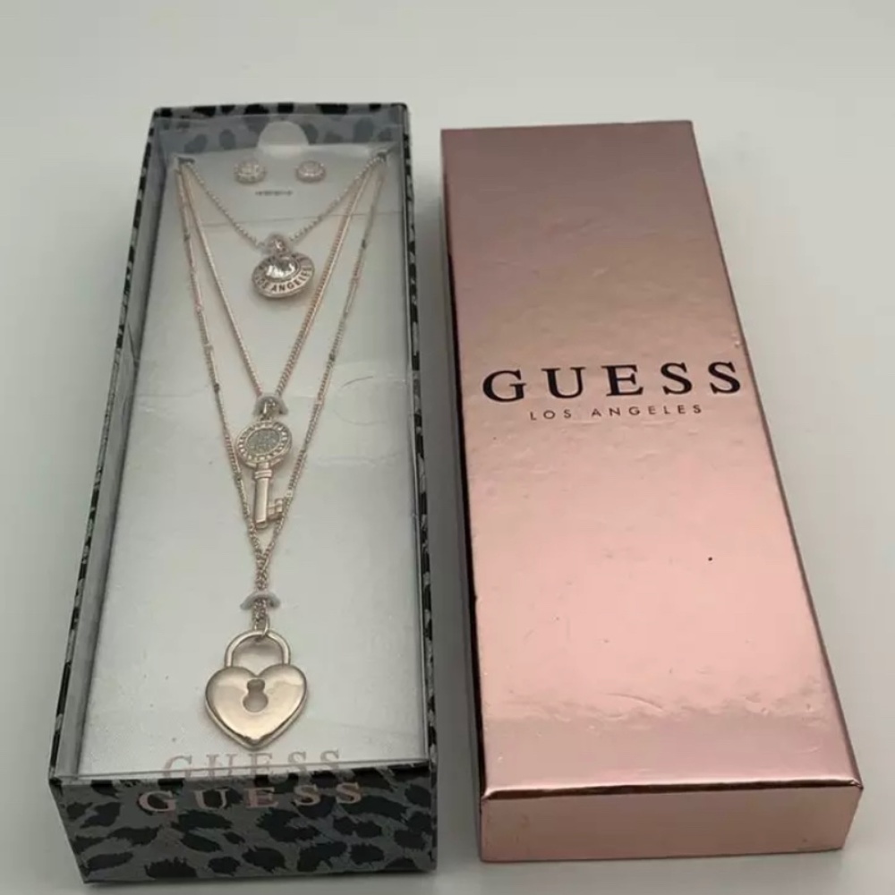 Guess los angeles Classy and Exquisite 4pc Jewelry set